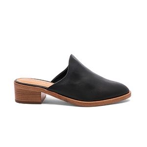 Soludos Venetian Mule in Black